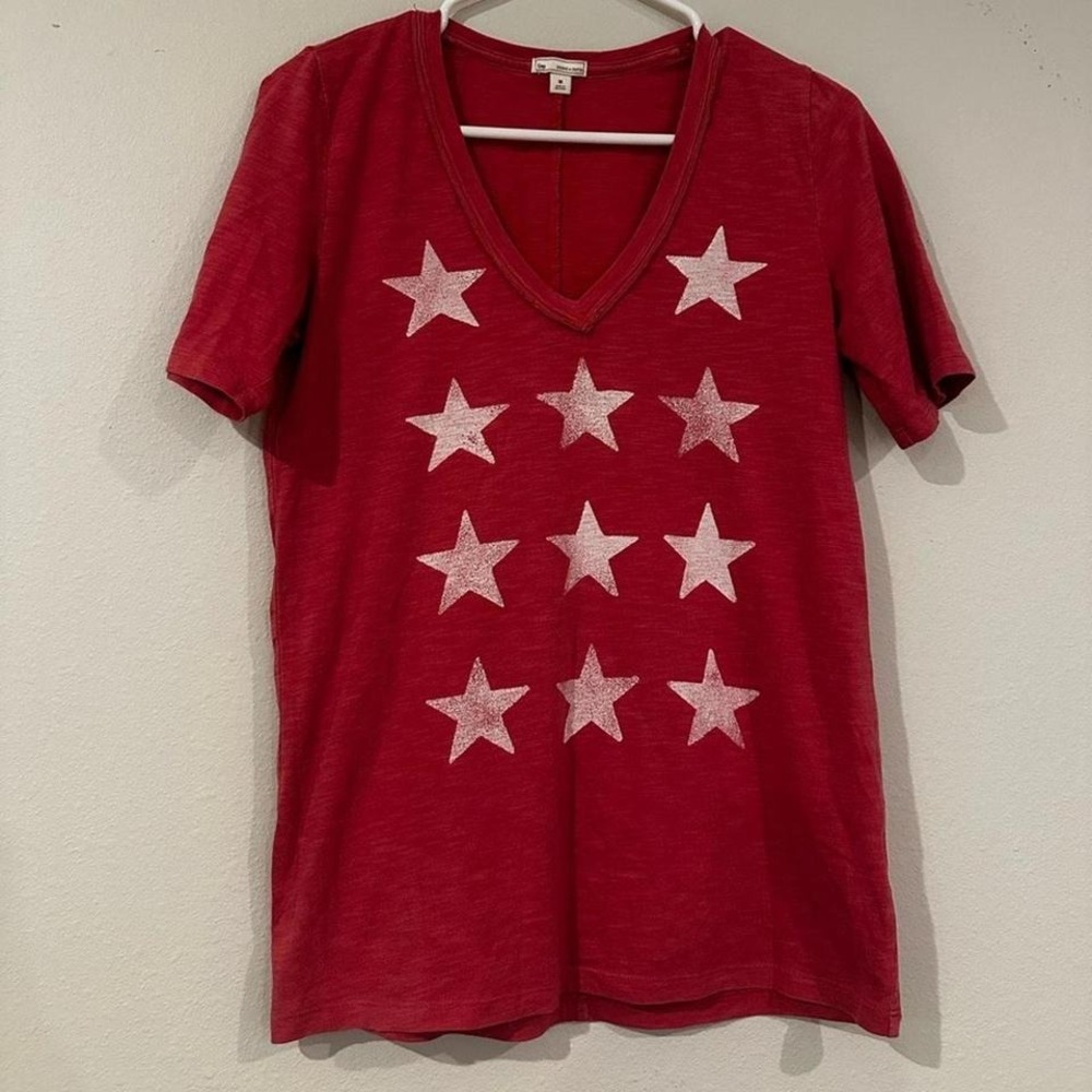 Patriotic spirit red women's V-neck T-shirt featuring white stars Size M.
